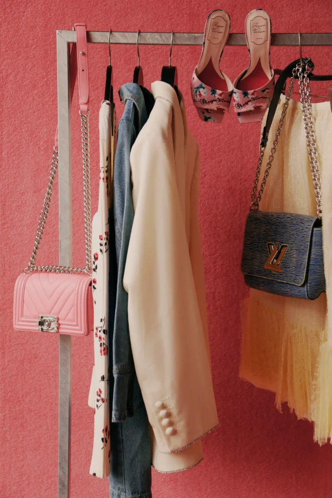 personal seller paris luxury wardrobe shopping google ads meta ads catalogo ecommerce integración agencia gifstudio